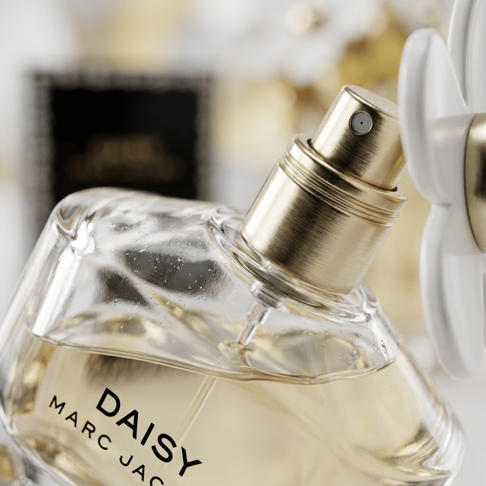 Daisy by Marc Jacobs, 1.7 oz EDT Spray for Women - Unik Glow